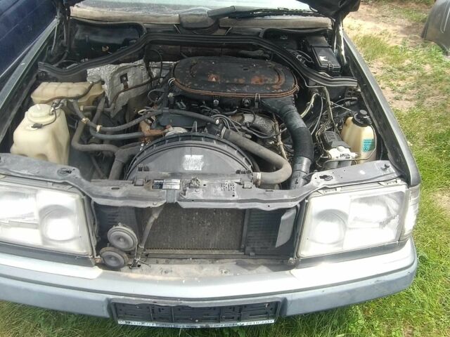 Чорний Мерседес Е-Клас, об'ємом двигуна 2.3 л та пробігом 170 тис. км за 1000 $, фото 16 на Automoto.ua