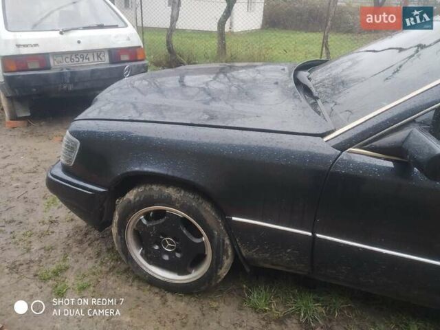 Черный Мерседес Е-Класс, объемом двигателя 3 л и пробегом 275 тыс. км за 2700 $, фото 3 на Automoto.ua