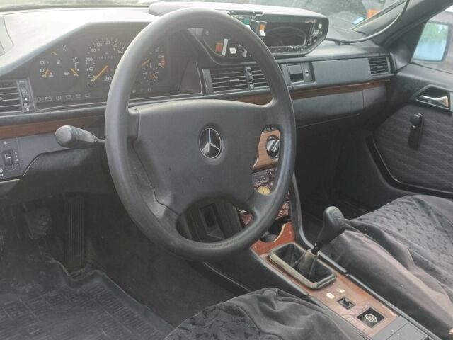 Чорний Мерседес Е-Клас, об'ємом двигуна 2.3 л та пробігом 170 тис. км за 1000 $, фото 13 на Automoto.ua