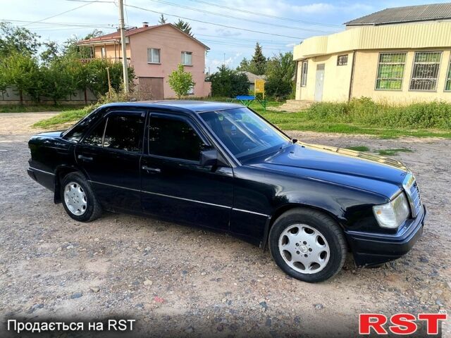 Чорний Мерседес Е-Клас, об'ємом двигуна 2.3 л та пробігом 200 тис. км за 1450 $, фото 4 на Automoto.ua