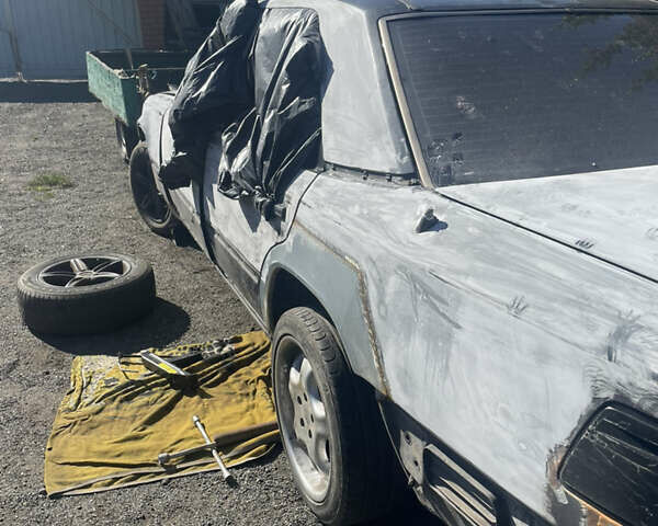 Черный Мерседес Е-Класс, объемом двигателя 2.55 л и пробегом 530 тыс. км за 2500 $, фото 9 на Automoto.ua