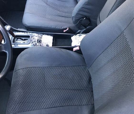 Черный Мерседес Е-Класс, объемом двигателя 3 л и пробегом 408 тыс. км за 2450 $, фото 6 на Automoto.ua