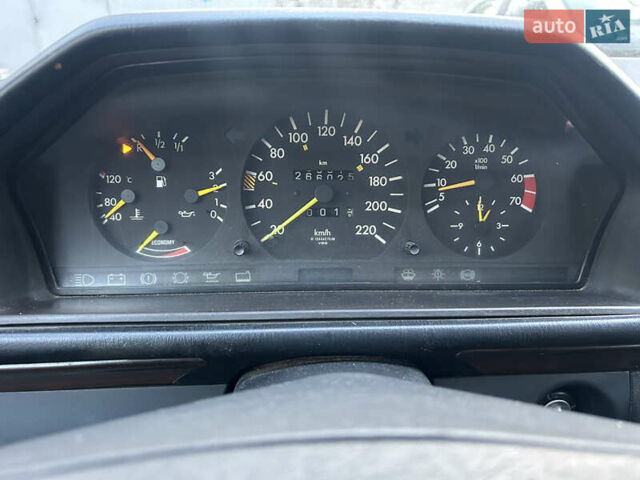 Черный Мерседес Е-Класс, объемом двигателя 2.3 л и пробегом 266 тыс. км за 2700 $, фото 14 на Automoto.ua