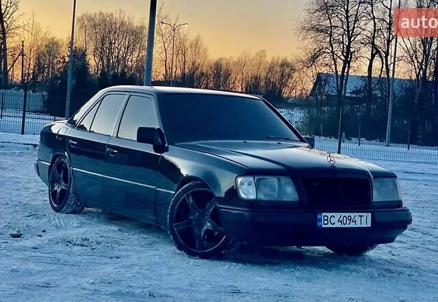 Чорний Мерседес Е-Клас, об'ємом двигуна 3 л та пробігом 387 тис. км за 5100 $, фото 13 на Automoto.ua