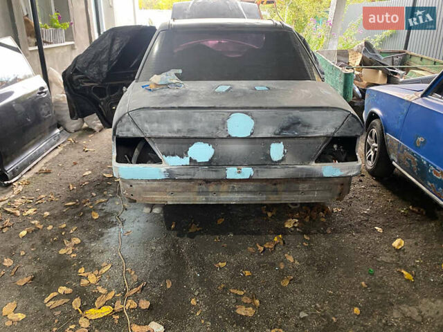 Черный Мерседес Е-Класс, объемом двигателя 2.55 л и пробегом 530 тыс. км за 2500 $, фото 3 на Automoto.ua