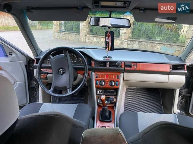 Черный Мерседес Е-Класс, объемом двигателя 2.3 л и пробегом 378 тыс. км за 1700 $, фото 11 на Automoto.ua