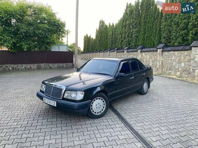 Черный Мерседес Е-Класс, объемом двигателя 2.3 л и пробегом 378 тыс. км за 1700 $, фото 5 на Automoto.ua