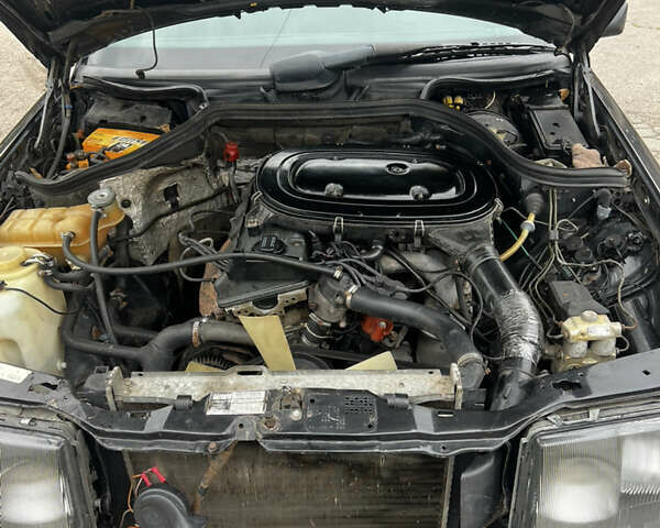 Чорний Мерседес Е-Клас, об'ємом двигуна 2 л та пробігом 458 тис. км за 4500 $, фото 11 на Automoto.ua