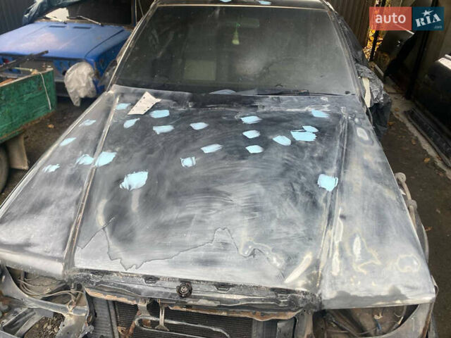 Черный Мерседес Е-Класс, объемом двигателя 2.55 л и пробегом 530 тыс. км за 2500 $, фото 1 на Automoto.ua