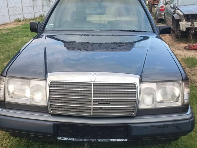 Чорний Мерседес Е-Клас, об'ємом двигуна 2.3 л та пробігом 170 тис. км за 1000 $, фото 5 на Automoto.ua