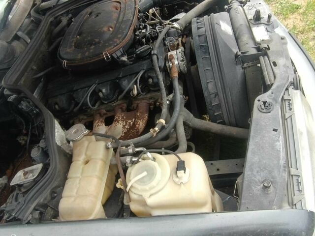 Чорний Мерседес Е-Клас, об'ємом двигуна 2.3 л та пробігом 170 тис. км за 1000 $, фото 19 на Automoto.ua