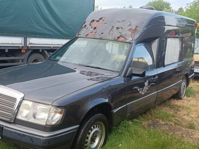 Чорний Мерседес Е-Клас, об'ємом двигуна 2.3 л та пробігом 170 тис. км за 1000 $, фото 4 на Automoto.ua