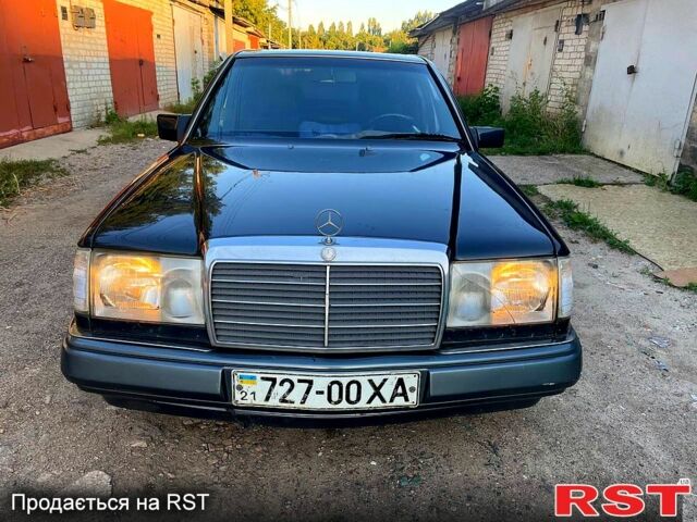 Черный Мерседес Е-Класс, объемом двигателя 2.3 л и пробегом 290 тыс. км за 2500 $, фото 4 на Automoto.ua