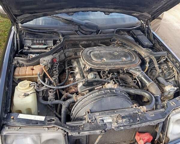 Черный Мерседес Е-Класс, объемом двигателя 2 л и пробегом 440 тыс. км за 2500 $, фото 5 на Automoto.ua