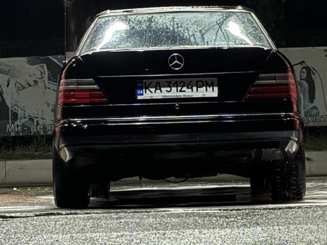 Черный Мерседес Е-Класс, объемом двигателя 2.6 л и пробегом 130 тыс. км за 3000 $, фото 6 на Automoto.ua