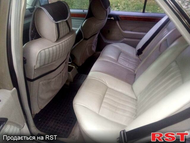 Черный Мерседес Е-Класс, объемом двигателя 3 л и пробегом 300 тыс. км за 3000 $, фото 6 на Automoto.ua