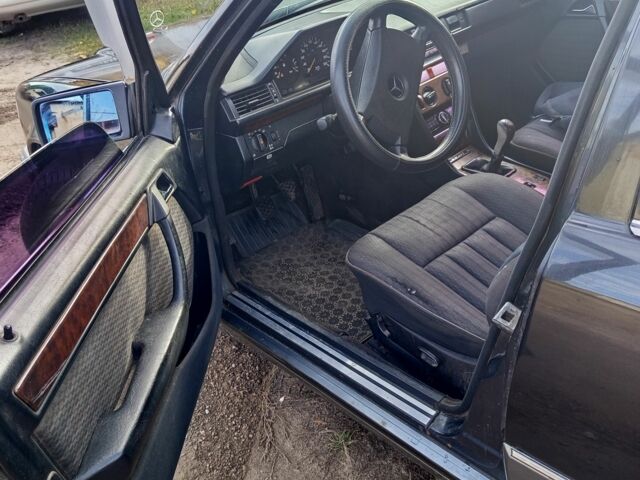 Чорний Мерседес Е-Клас, об'ємом двигуна 0 л та пробігом 440 тис. км за 2500 $, фото 5 на Automoto.ua