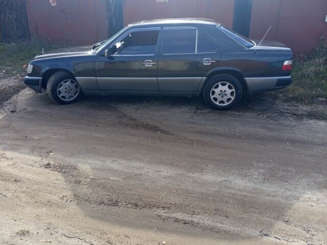 Чорний Мерседес Е-Клас, об'ємом двигуна 0 л та пробігом 440 тис. км за 2500 $, фото 2 на Automoto.ua