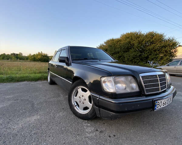Черный Мерседес Е-Класс, объемом двигателя 2.8 л и пробегом 450 тыс. км за 2500 $, фото 1 на Automoto.ua