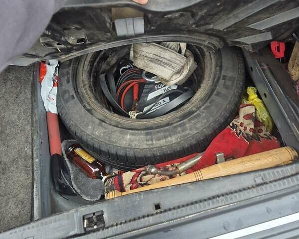 Чорний Мерседес Е-Клас, об'ємом двигуна 2 л та пробігом 488 тис. км за 3200 $, фото 26 на Automoto.ua