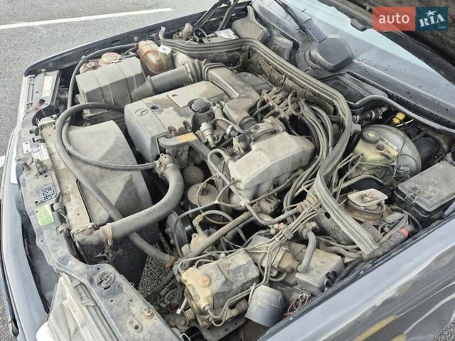 Чорний Мерседес Е-Клас, об'ємом двигуна 2 л та пробігом 488 тис. км за 3200 $, фото 29 на Automoto.ua