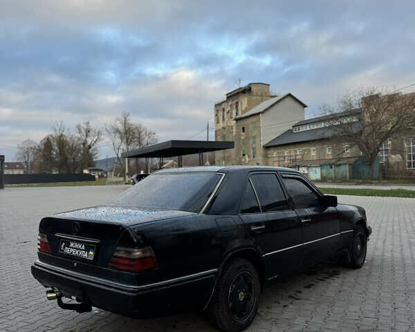 Черный Мерседес Е-Класс, объемом двигателя 2.5 л и пробегом 400 тыс. км за 1999 $, фото 15 на Automoto.ua