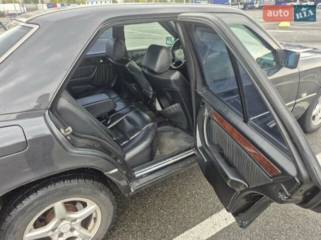 Чорний Мерседес Е-Клас, об'ємом двигуна 2 л та пробігом 488 тис. км за 3200 $, фото 17 на Automoto.ua
