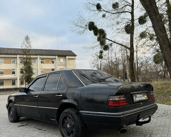 Черный Мерседес Е-Класс, объемом двигателя 2.5 л и пробегом 400 тыс. км за 1999 $, фото 17 на Automoto.ua