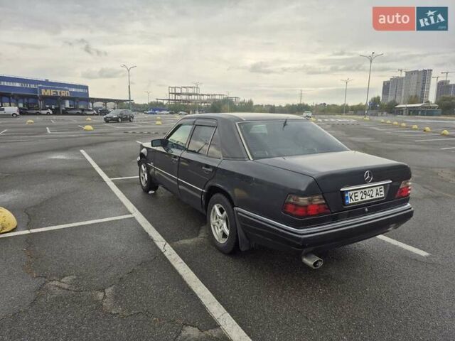 Чорний Мерседес Е-Клас, об'ємом двигуна 2 л та пробігом 488 тис. км за 3200 $, фото 9 на Automoto.ua