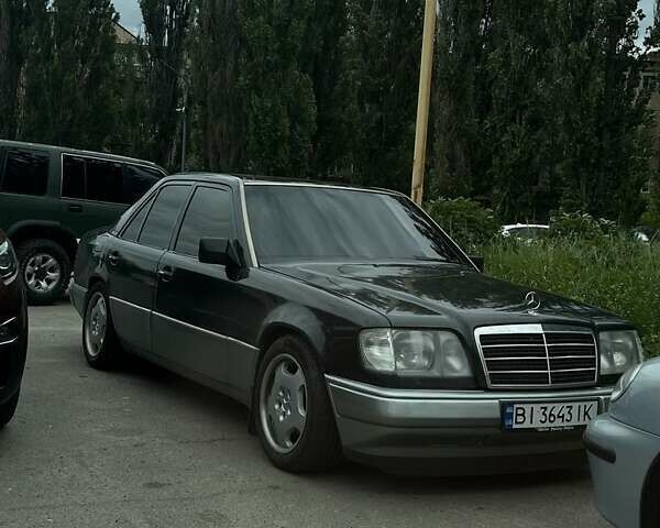 Чорний Мерседес Е-Клас, об'ємом двигуна 2 л та пробігом 680 тис. км за 3500 $, фото 11 на Automoto.ua