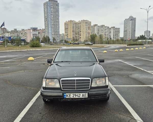 Чорний Мерседес Е-Клас, об'ємом двигуна 2 л та пробігом 488 тис. км за 3200 $, фото 2 на Automoto.ua