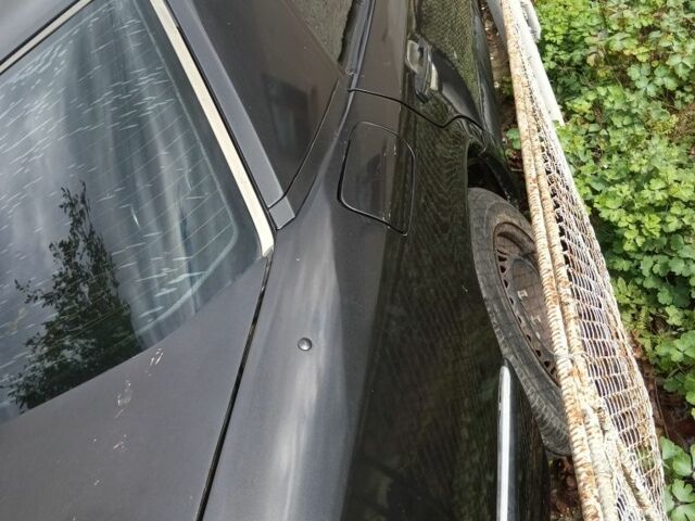 Черный Мерседес Е-Класс, объемом двигателя 2.5 л и пробегом 500 тыс. км за 800 $, фото 2 на Automoto.ua