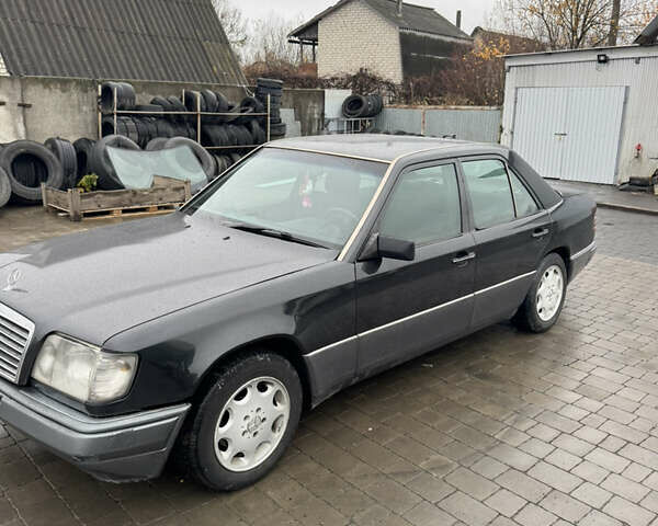 Чорний Мерседес Е-Клас, об'ємом двигуна 2.5 л та пробігом 535 тис. км за 3000 $, фото 1 на Automoto.ua