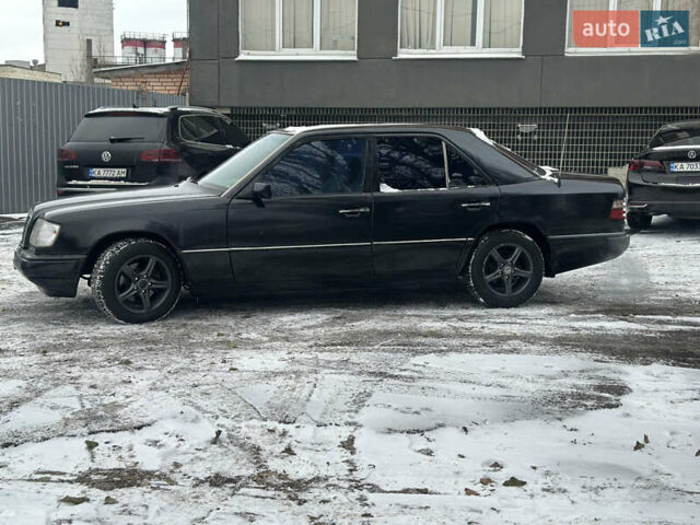 Чорний Мерседес Е-Клас, об'ємом двигуна 2.2 л та пробігом 378 тис. км за 1800 $, фото 5 на Automoto.ua