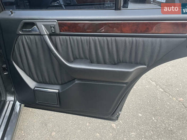 Черный Мерседес Е-Класс, объемом двигателя 0 л и пробегом 106 тыс. км за 77000 $, фото 23 на Automoto.ua