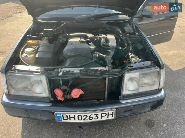 Чорний Мерседес Е-Клас, об'ємом двигуна 0 л та пробігом 270 тис. км за 1999 $, фото 6 на Automoto.ua