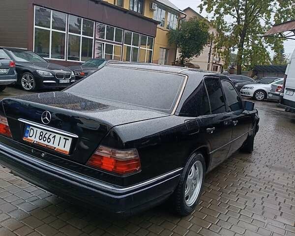 Черный Мерседес Е-Класс, объемом двигателя 2.8 л и пробегом 356 тыс. км за 6250 $, фото 3 на Automoto.ua