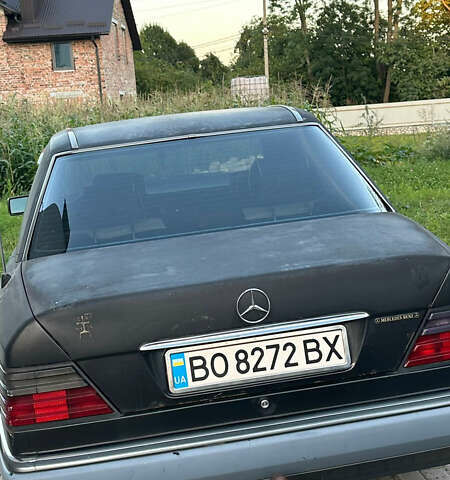 Чорний Мерседес Е-Клас, об'ємом двигуна 2.5 л та пробігом 300 тис. км за 2000 $, фото 5 на Automoto.ua