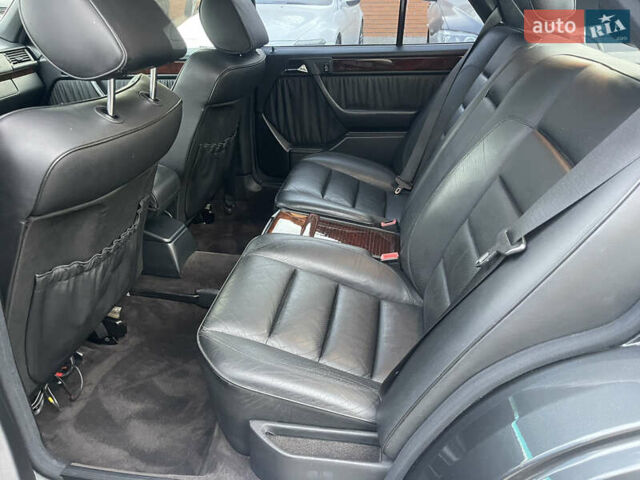 Черный Мерседес Е-Класс, объемом двигателя 0 л и пробегом 106 тыс. км за 77000 $, фото 20 на Automoto.ua