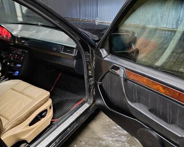 Чорний Мерседес Е-Клас, об'ємом двигуна 2.5 л та пробігом 447 тис. км за 2200 $, фото 16 на Automoto.ua