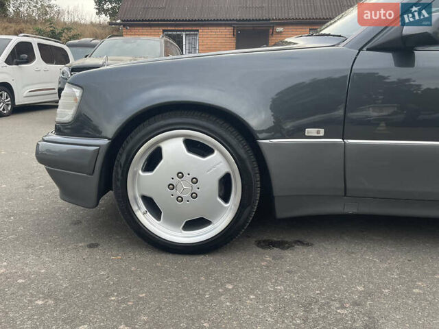 Черный Мерседес Е-Класс, объемом двигателя 0 л и пробегом 106 тыс. км за 77000 $, фото 3 на Automoto.ua