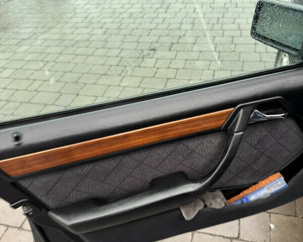 Чорний Мерседес Е-Клас, об'ємом двигуна 2.5 л та пробігом 535 тис. км за 3000 $, фото 11 на Automoto.ua