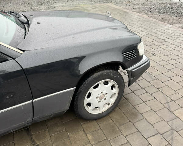 Чорний Мерседес Е-Клас, об'ємом двигуна 2.5 л та пробігом 535 тис. км за 3000 $, фото 7 на Automoto.ua