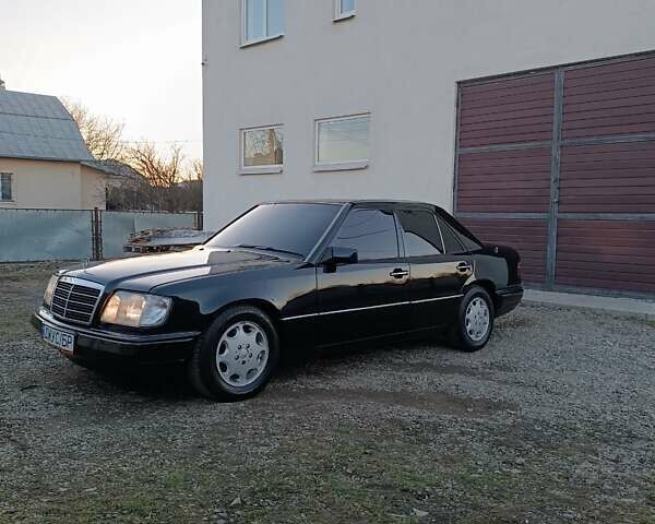 Черный Мерседес Е-Класс, объемом двигателя 2.8 л и пробегом 356 тыс. км за 6250 $, фото 17 на Automoto.ua