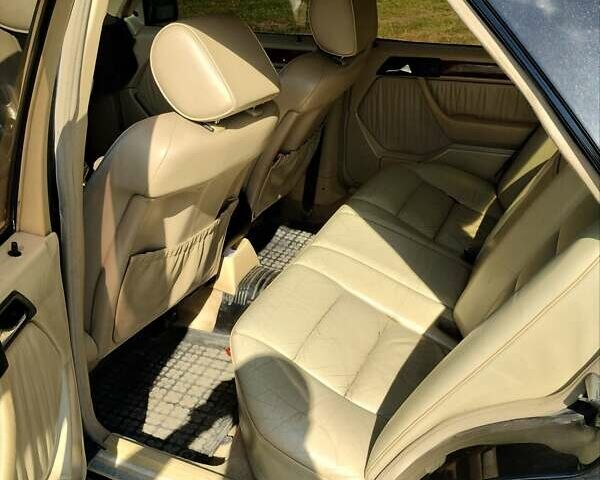 Черный Мерседес Е-Класс, объемом двигателя 2.2 л и пробегом 400 тыс. км за 3000 $, фото 1 на Automoto.ua