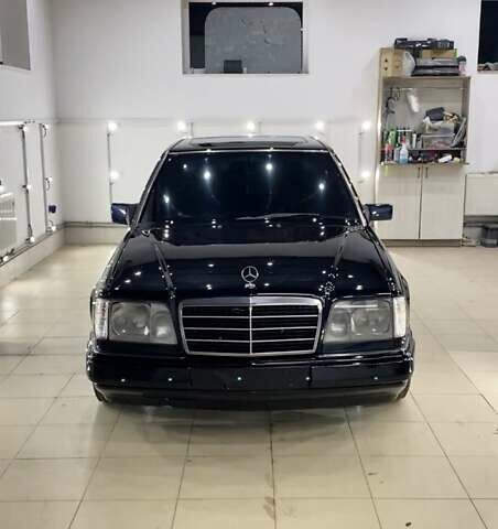 Черный Мерседес Е-Класс, объемом двигателя 2.8 л и пробегом 356 тыс. км за 6250 $, фото 15 на Automoto.ua