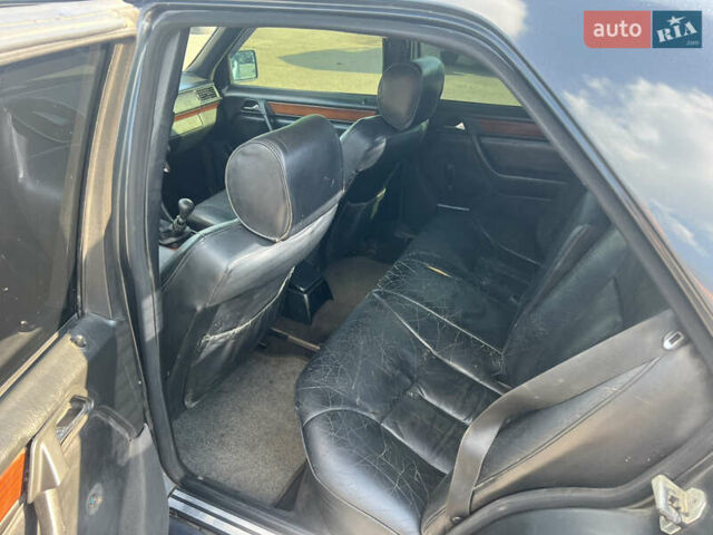 Чорний Мерседес Е-Клас, об'ємом двигуна 0 л та пробігом 270 тис. км за 1999 $, фото 8 на Automoto.ua