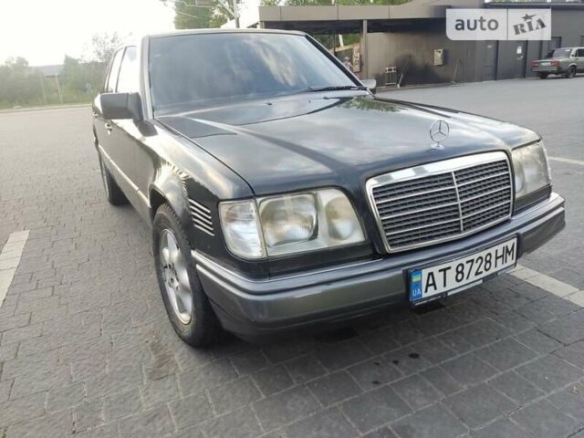 Черный Мерседес Е-Класс, объемом двигателя 2.5 л и пробегом 622 тыс. км за 3800 $, фото 7 на Automoto.ua