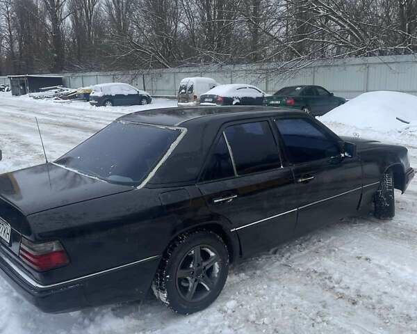 Чорний Мерседес Е-Клас, об'ємом двигуна 2.2 л та пробігом 370 тис. км за 2150 $, фото 2 на Automoto.ua