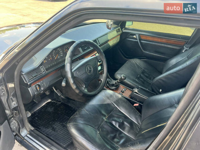 Чорний Мерседес Е-Клас, об'ємом двигуна 0 л та пробігом 270 тис. км за 1999 $, фото 2 на Automoto.ua